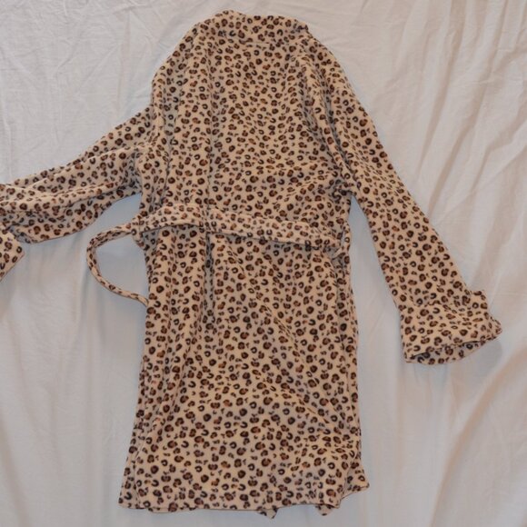 Girls Calvin Klein Cheetah Print Robe - Picture 3 of 3